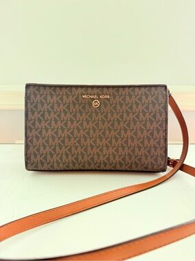 Michael Kors Jet Set Crossbody
